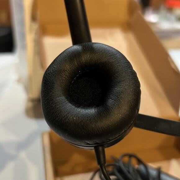 HEADSET USB Single-Sided USB Headset with Microphone, Over-The-Head New in box - Picture 3 of 10